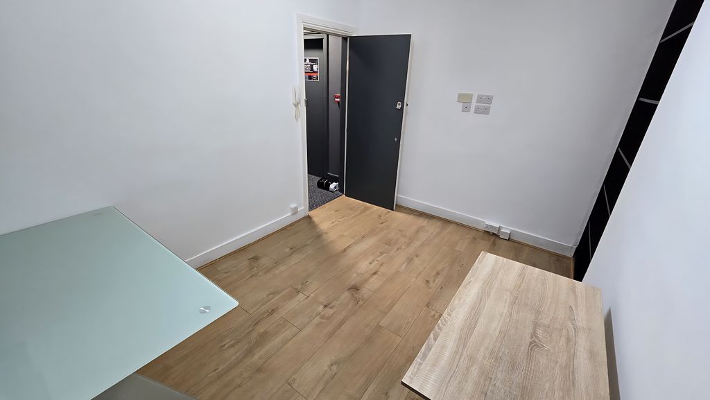 Property photo 3 of 3