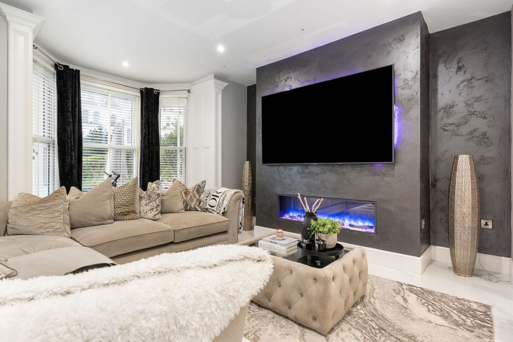 Property photo 3 of 38