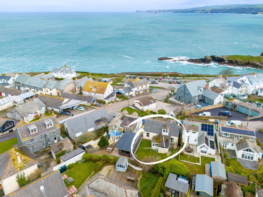 Property photo 2 of 16 6603Fedc9Ac5B_Low_Res_Tintagel Terrace 4-8 Circled