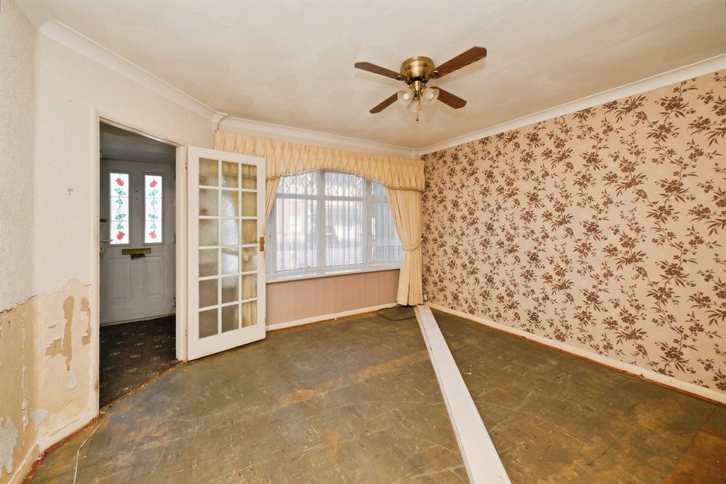 Property photo 3 of 20