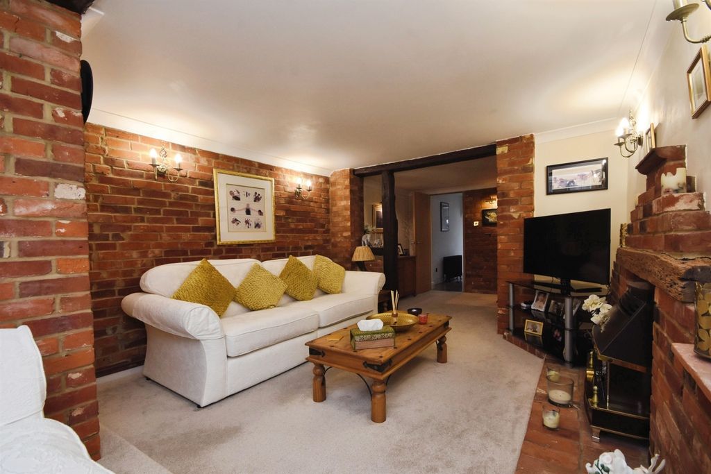 Property photo 3 of 17