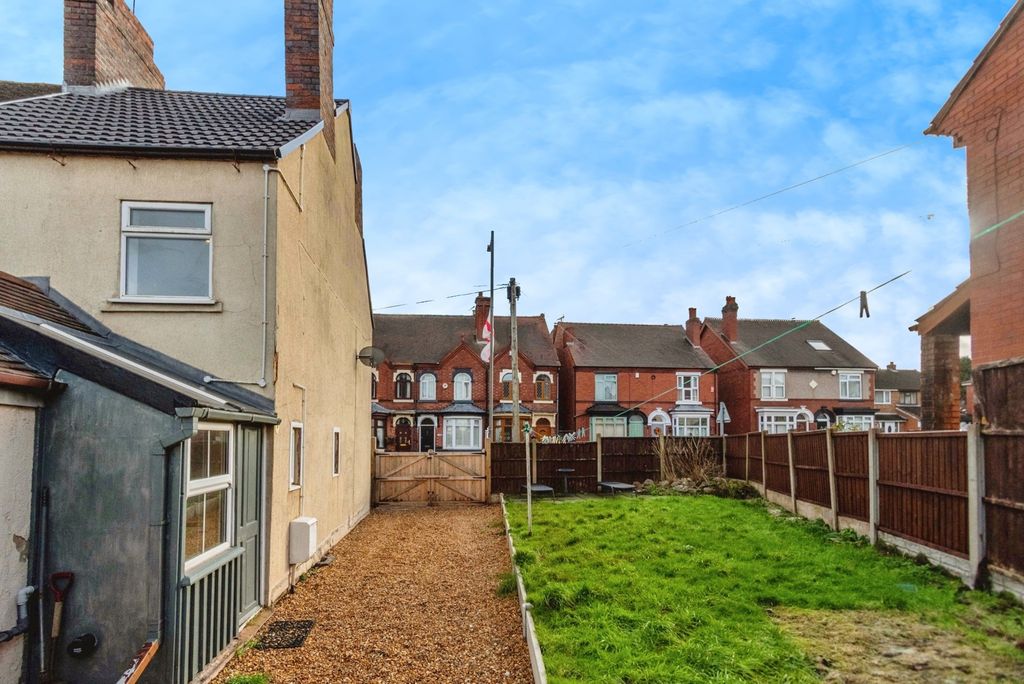 Property photo 3 of 18 Garden