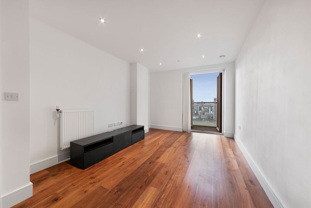 Property photo 3 of 16 Photo 10