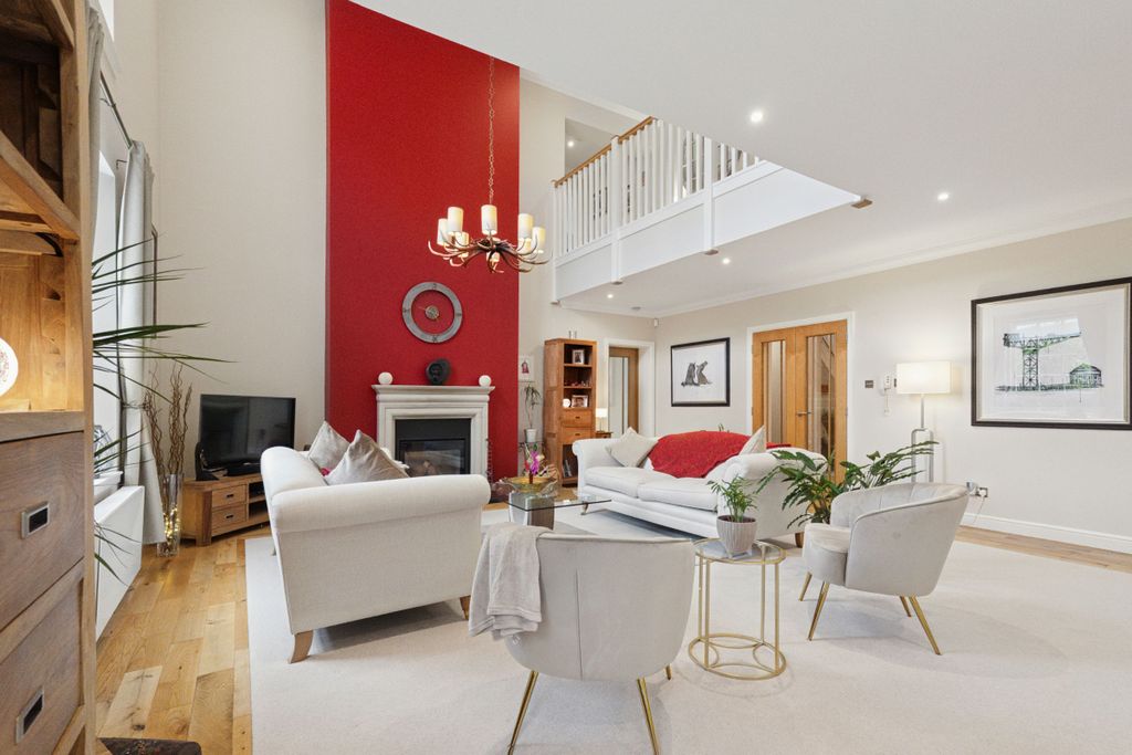 Property photo 3 of 37