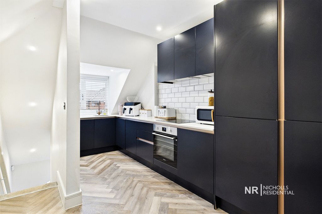 Property photo 3 of 11 Kitchen Area