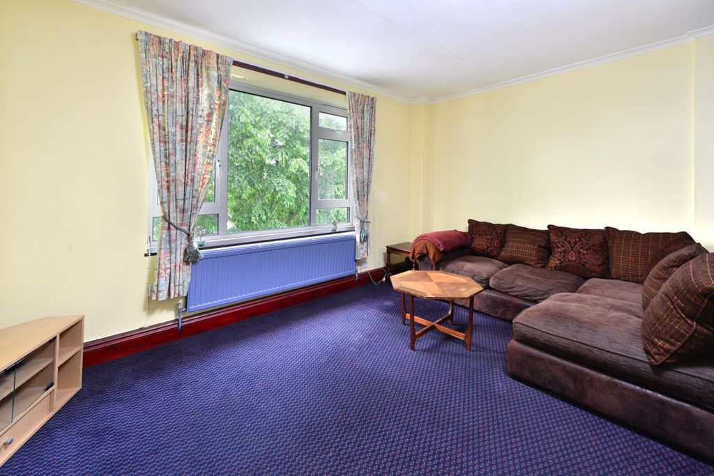 Property photo 2 of 7 Photo 04