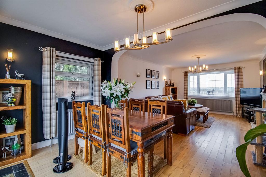 Property photo 3 of 18 Dining Room