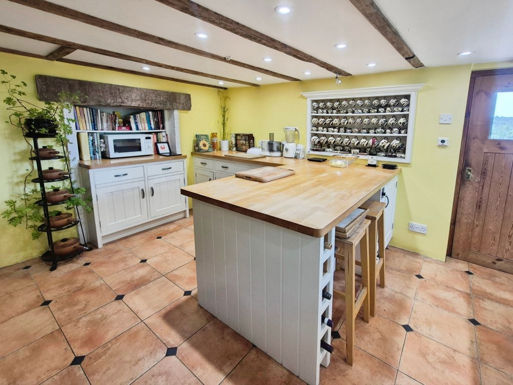Property photo 2 of 46 Kitchen