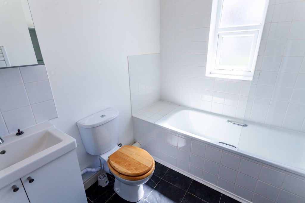 Property photo 3 of 6 Img_1294