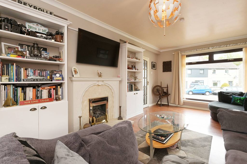 Property photo 2 of 25
