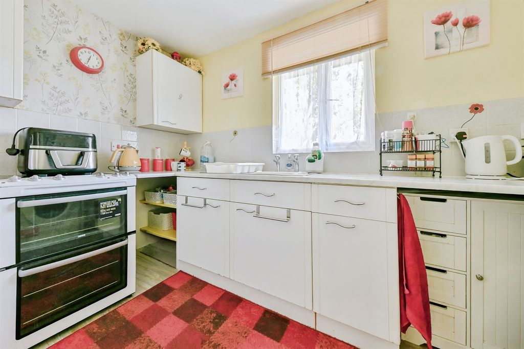 Property photo 3 of 14