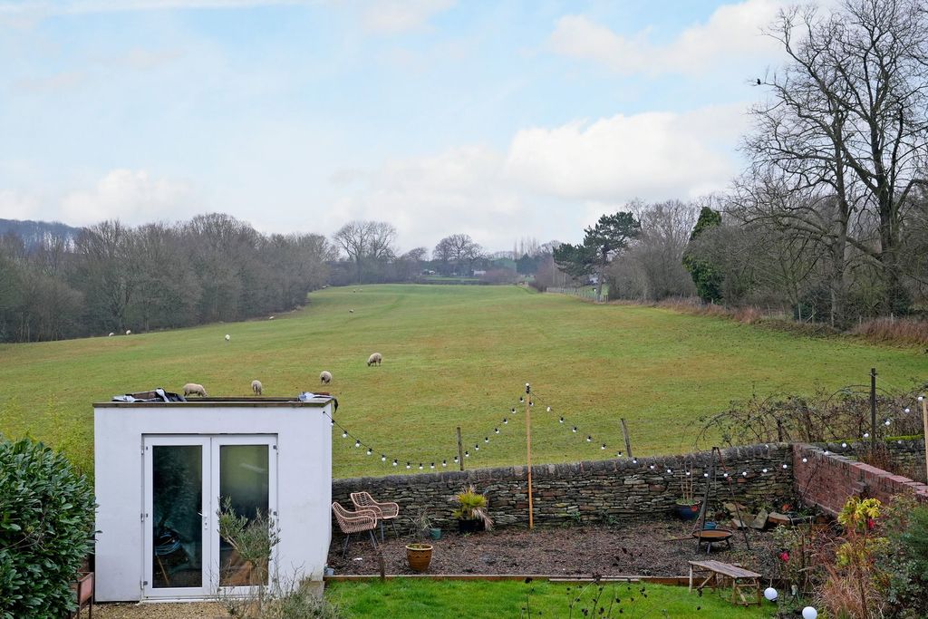 Property photo 2 of 26