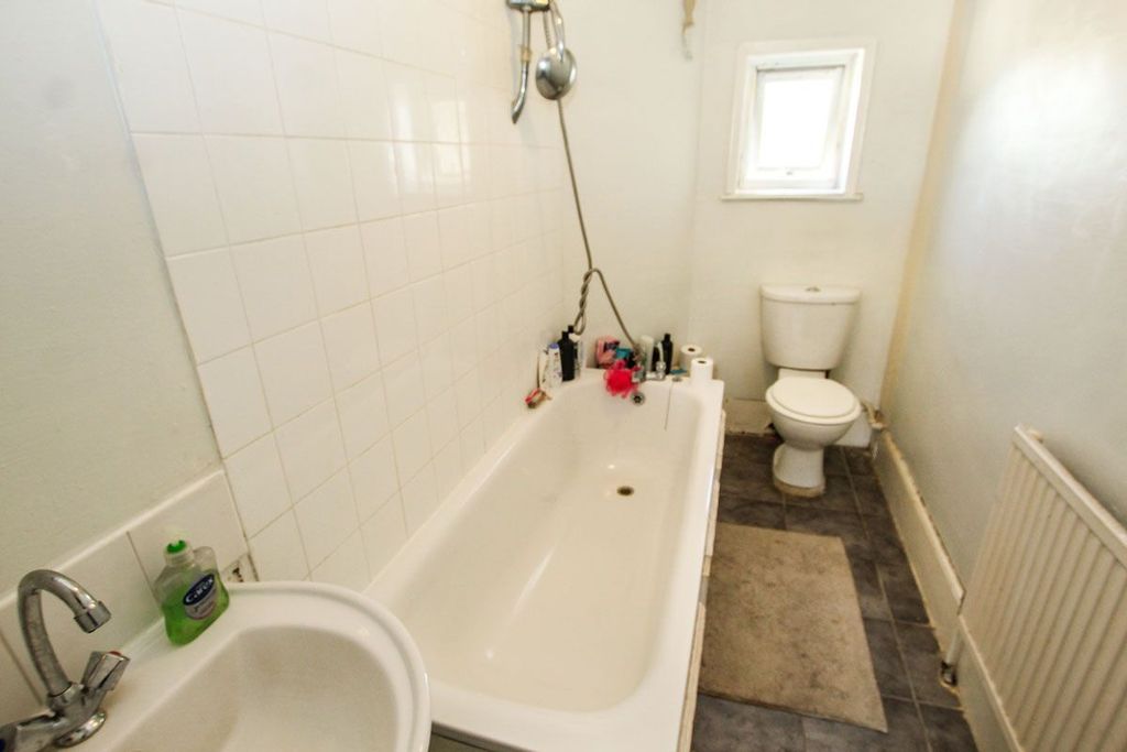 Property photo 3 of 4
