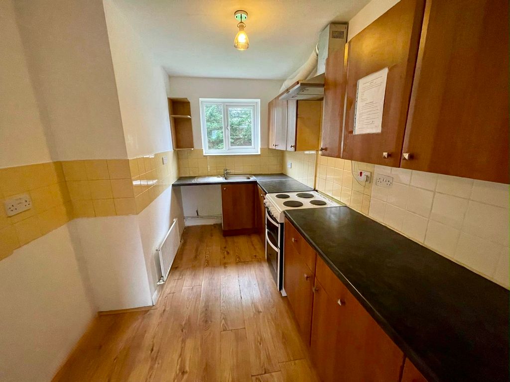 Property photo 2 of 9 290Dea18-Ecc8-40d1-96A7-4d5163A4789E