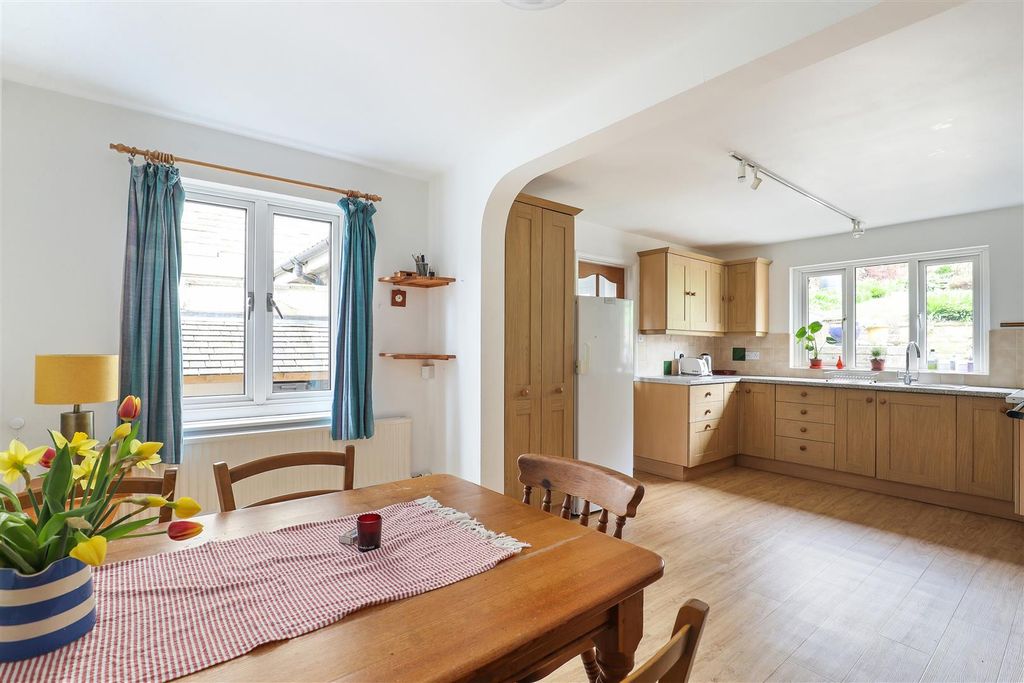 Property photo 3 of 15 Ph15_6446300.Jpg