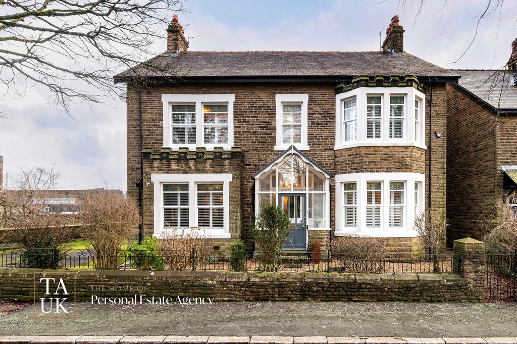 Property photo 1 of 45