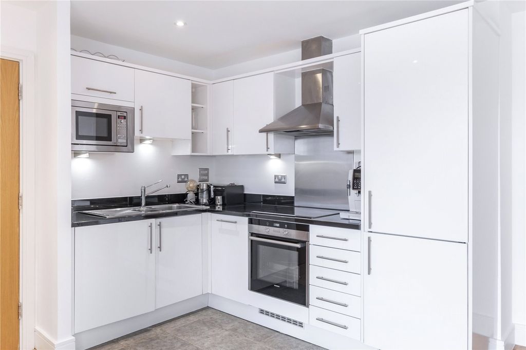 Property photo 3 of 12 Kitchen