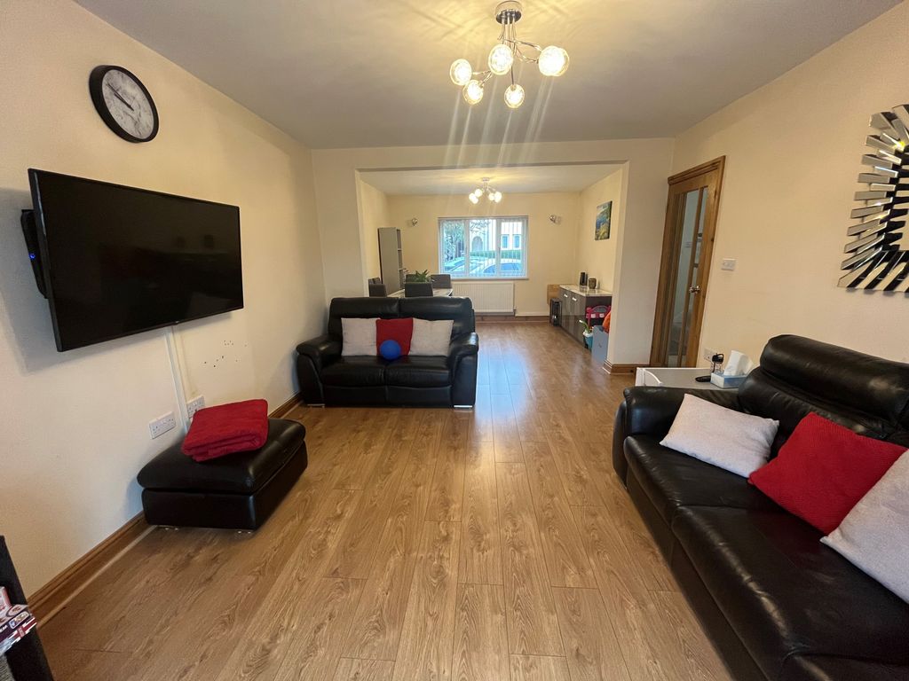 Property photo 2 of 13 Image