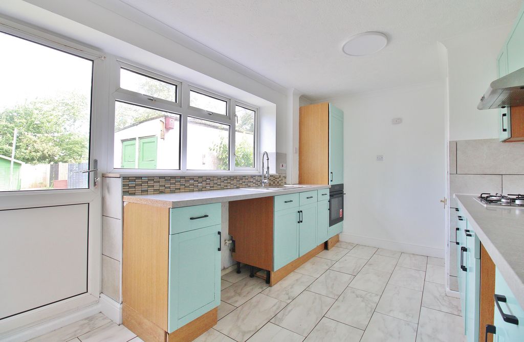 Property photo 3 of 22