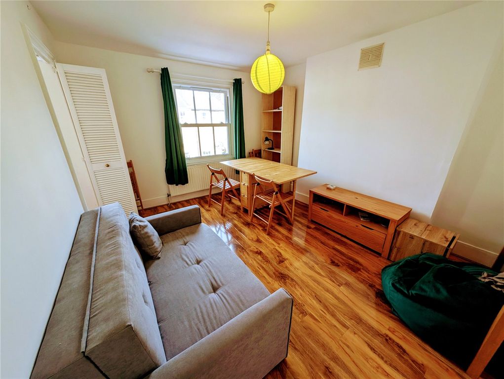 Property photo 3 of 8 Picture No. 05