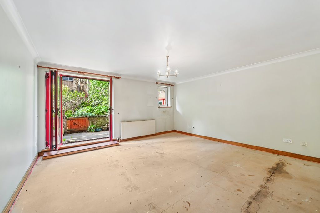 Property photo 3 of 13