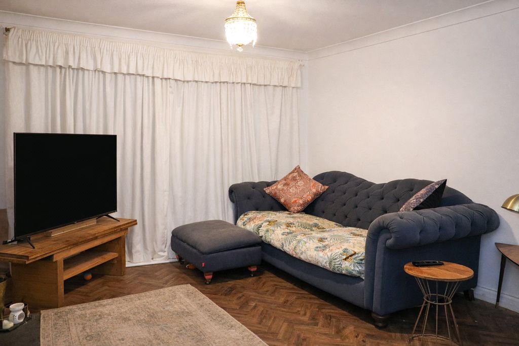 Property photo 2 of 10 Picture No. 13