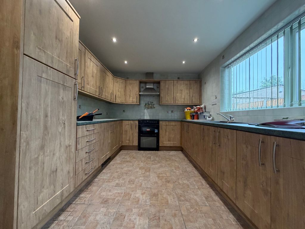 Property photo 2 of 13 Image