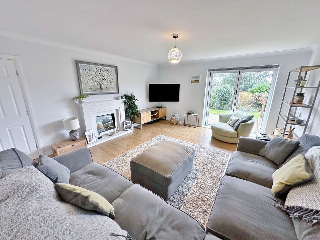 Property photo 3 of 38 Photo 7