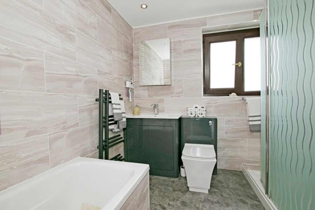 Property photo 3 of 17 Photography