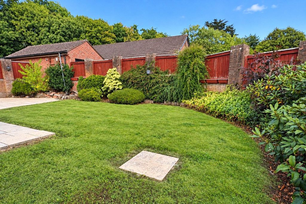 Property photo 2 of 13 Picture No. 18