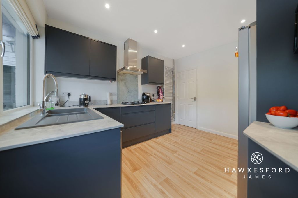 Property photo 2 of 19 Key Street - Kitchen