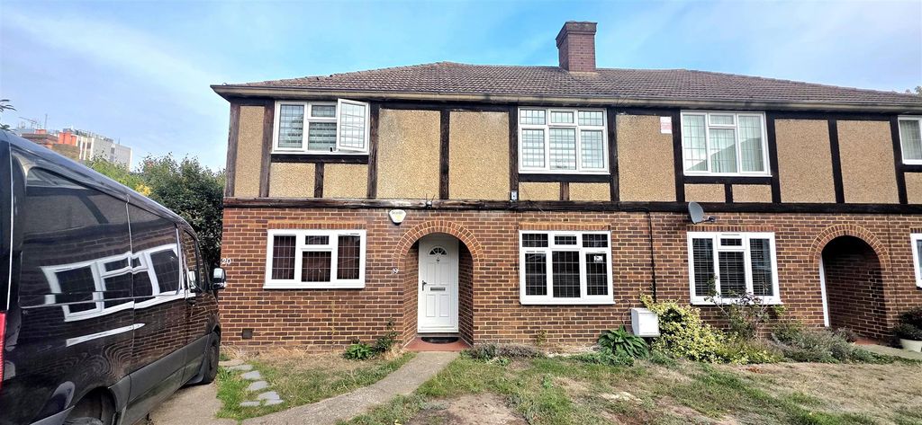 Property photo 1 of 17 External