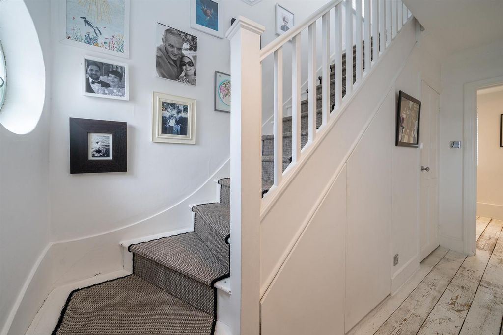 Property photo 2 of 19 13-Corner-Hall-Avenue-00351.Jpg