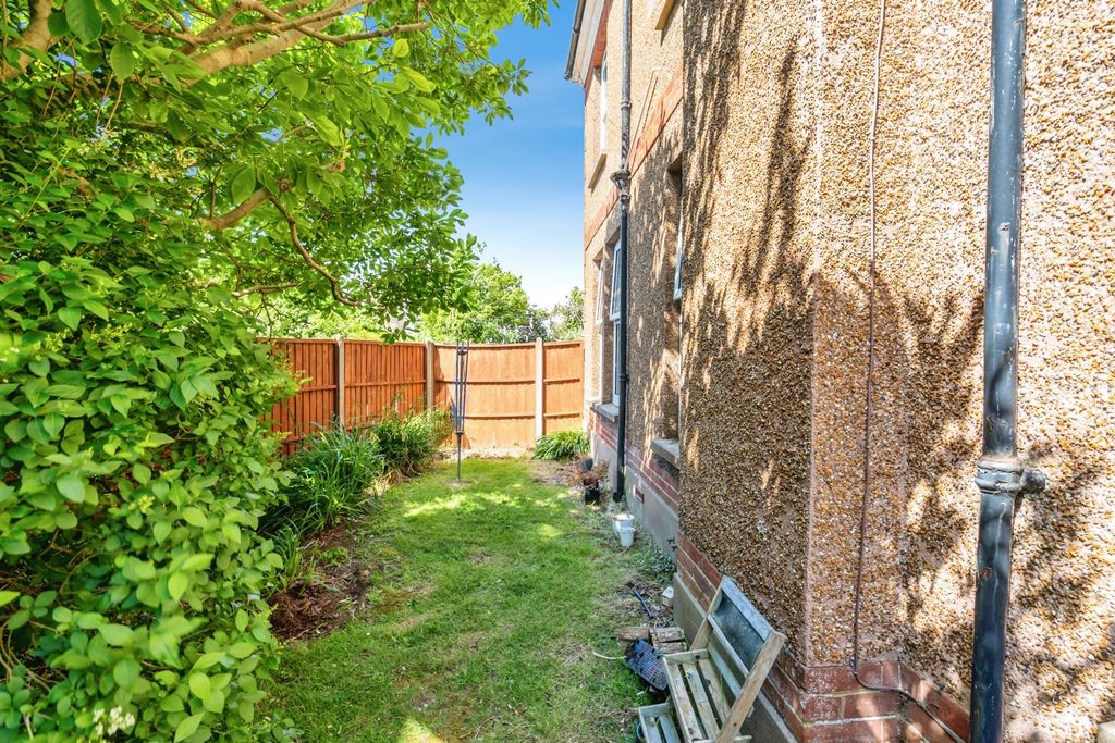 Property photo 3 of 11