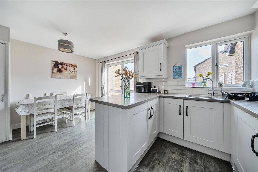 Property photo 2 of 16 Kitchen/Dining Room