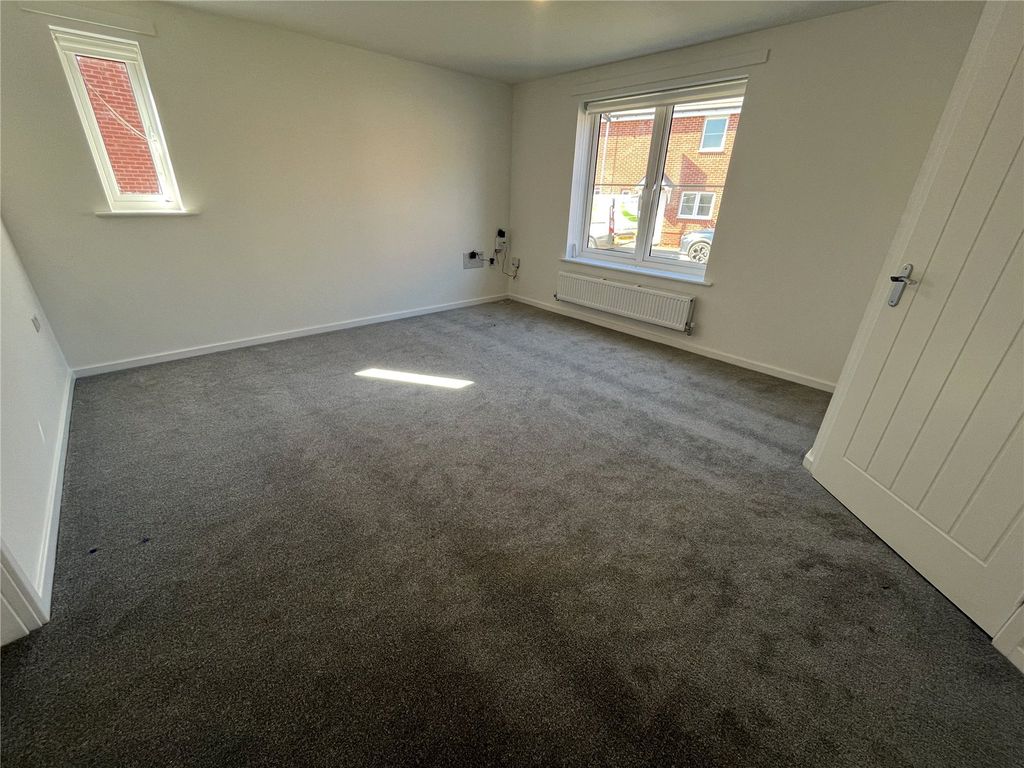 Property photo 3 of 8 Picture No. 19