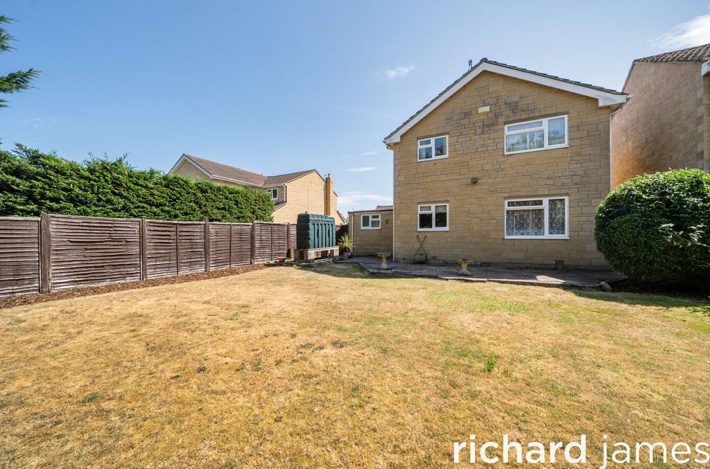 Property photo 2 of 17 7596c2Fa4F95450d8598Ea0767F6B21d
