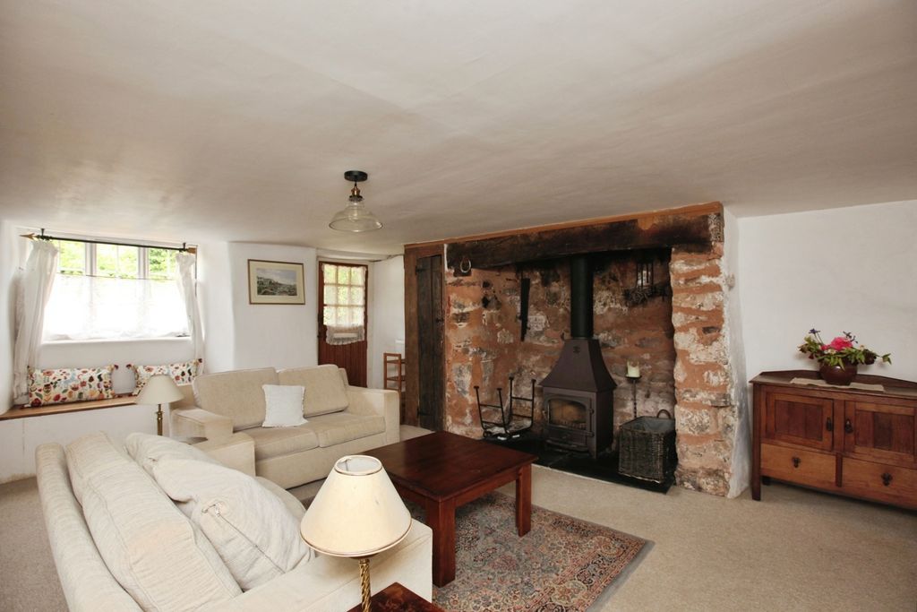Property photo 2 of 17 Photo