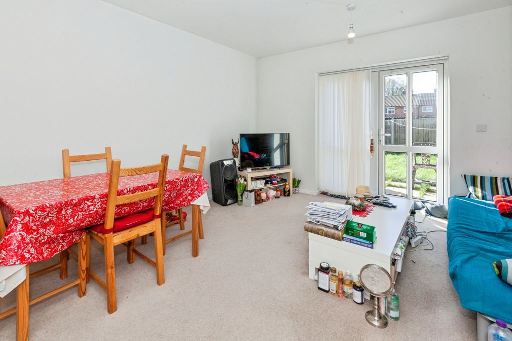 Property photo 3 of 15