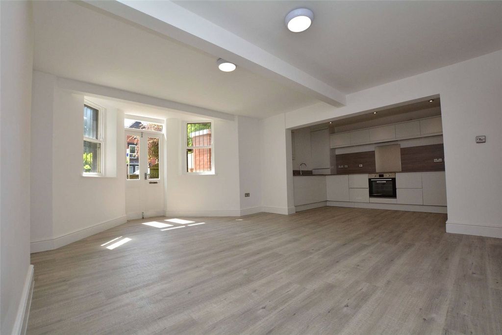 Property photo 3 of 13 Picture No. 10