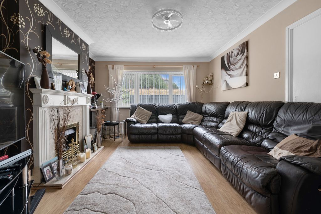 Property photo 2 of 20 4431234