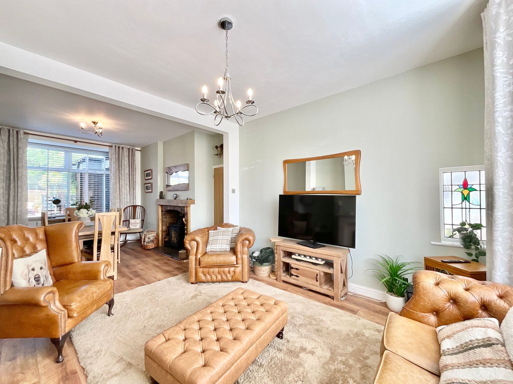 Property photo 2 of 27