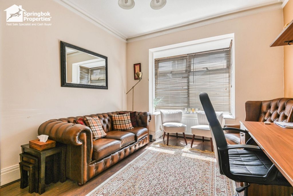 Property photo 3 of 19 2