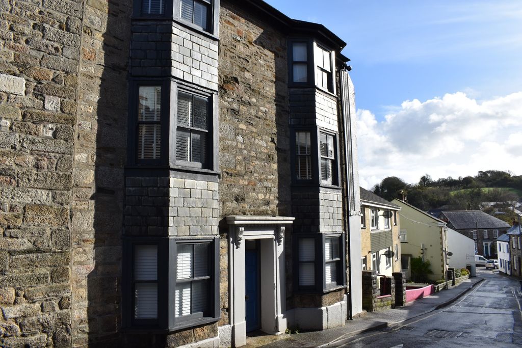 Property photo 3 of 9