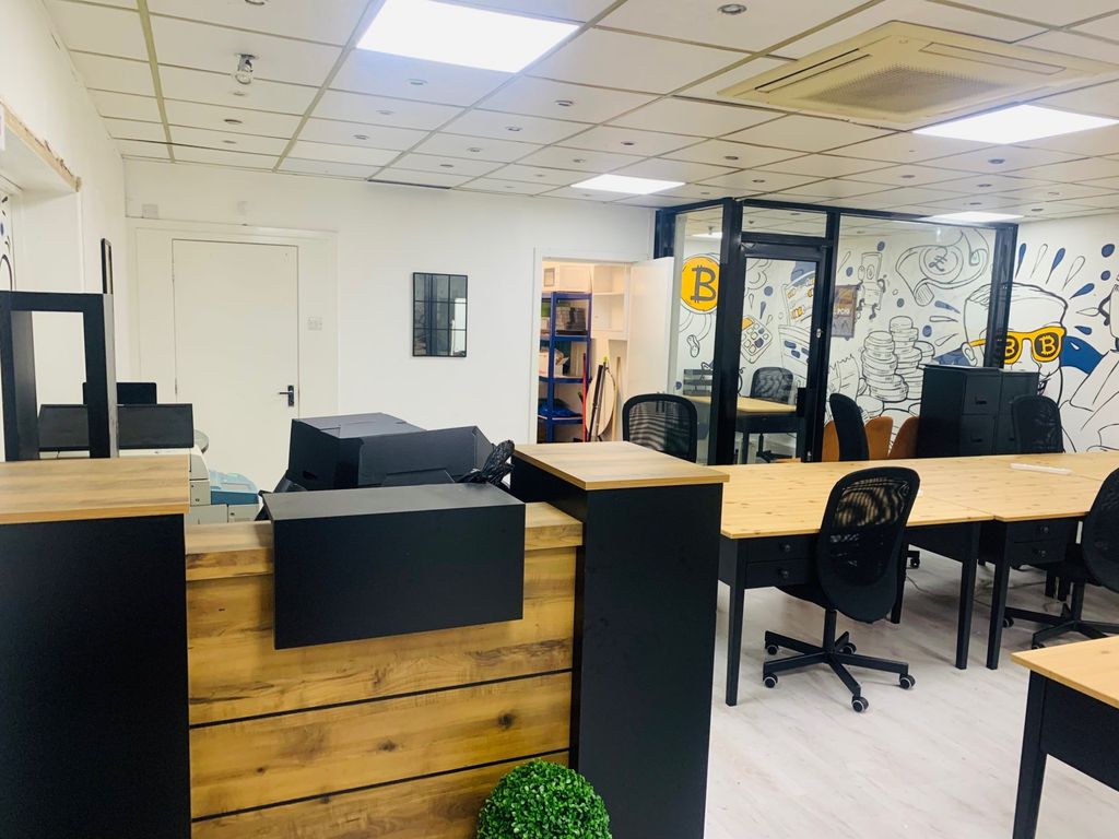 Property photo 2 of 8