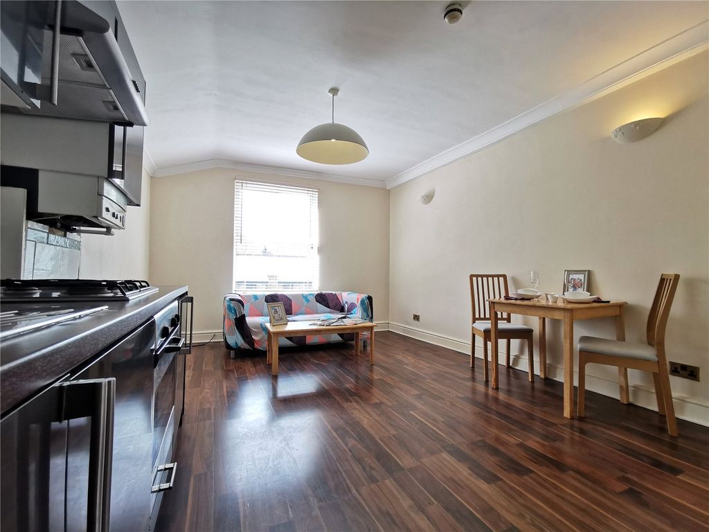 Property photo 3 of 6 Picture No. 02