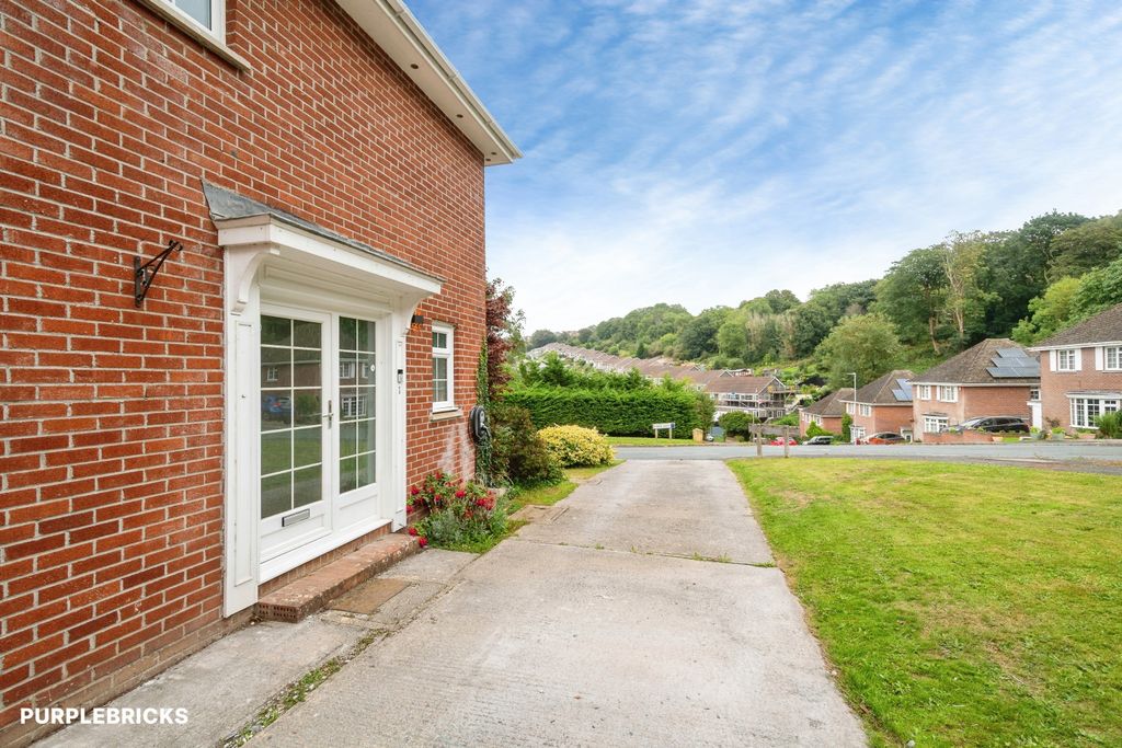 Property photo 3 of 31