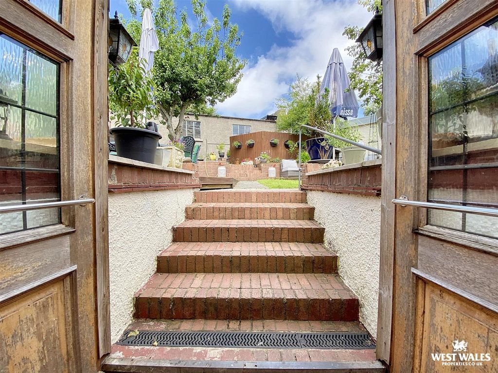 Additional image 23 of 3 bed detached house for salePier Road, Pembroke Dock SA72