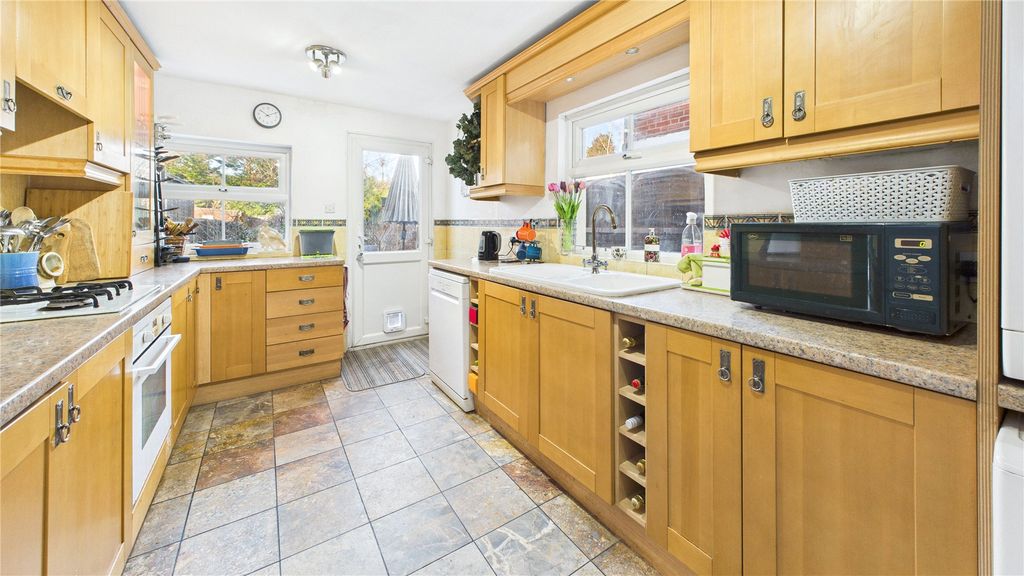 Property photo 3 of 17 Picture 3