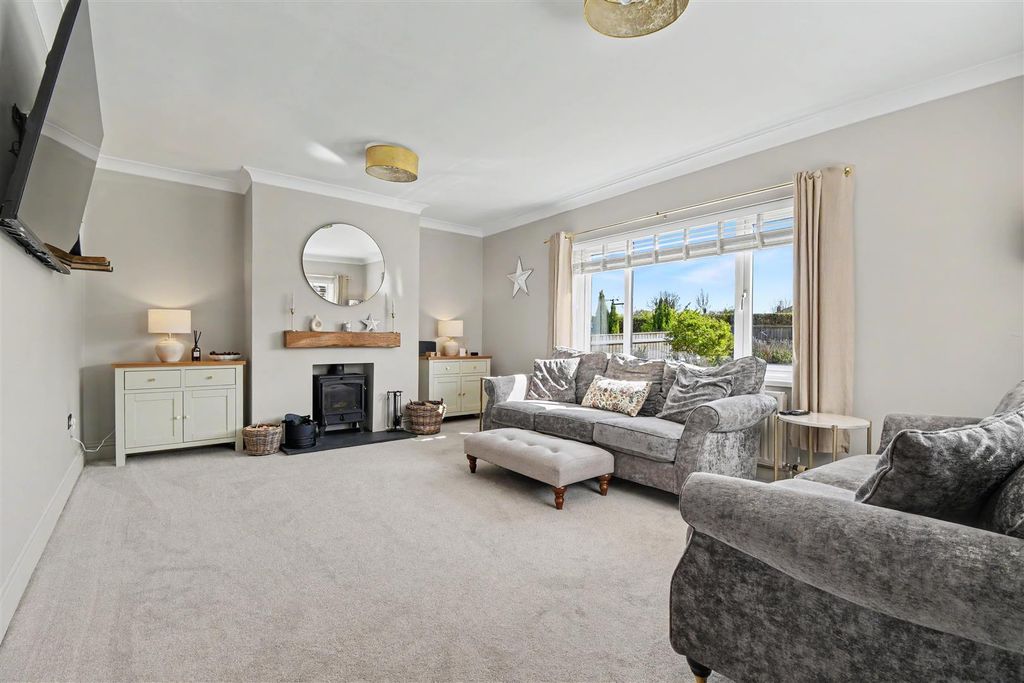 Property photo 3 of 44 Living Room